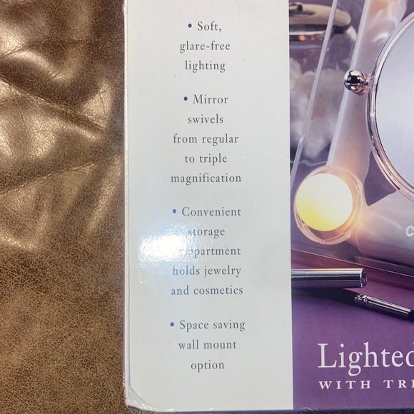 Conair Lighted Makeup Mirror with Magnification NEW - Picture 2 of 4